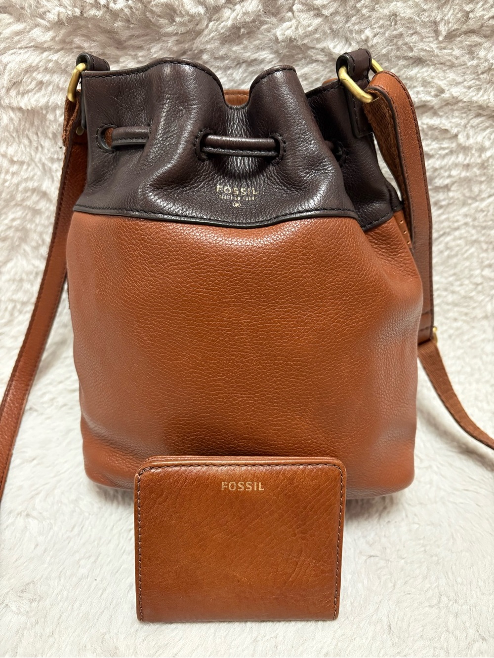 Fossil Two-Tone Chevron Brown & Tan Leather Drawstring Crossbody bag and wallet
